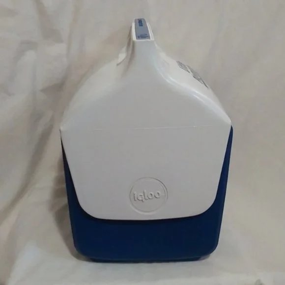 Vintage Little Playmate by Igloo Cooler Lunchbox Holds 6 - 8 12 Ounce Cans Blue - Picture 11 of 12